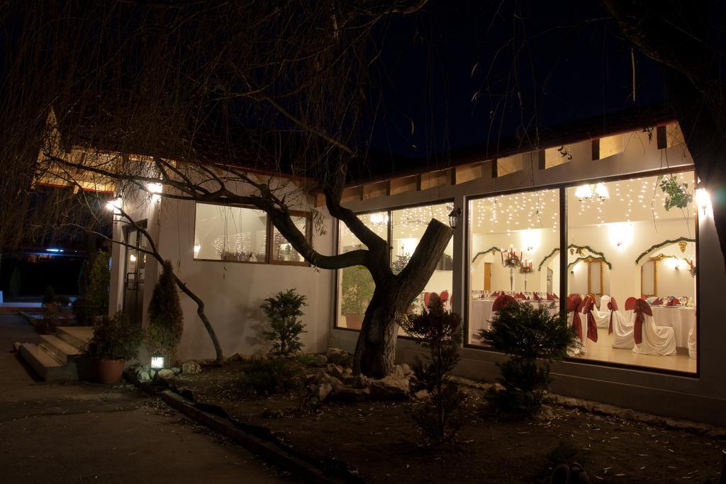 Pension Club Montana Câmpina Exterior photo
