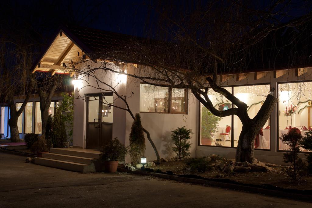 Pension Club Montana Câmpina Exterior photo