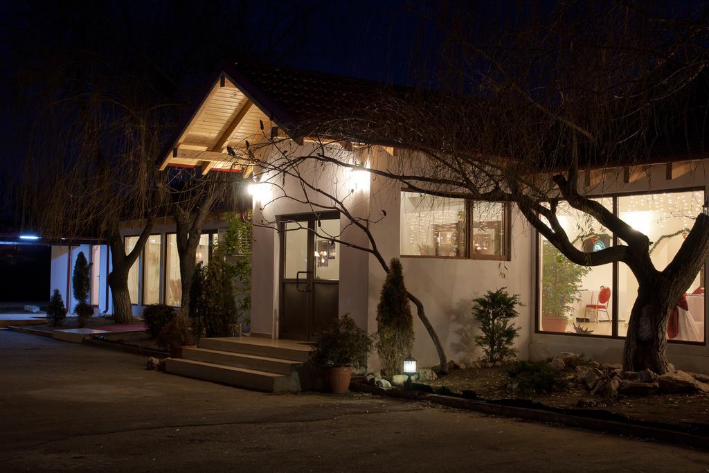 Pension Club Montana Câmpina Exterior photo