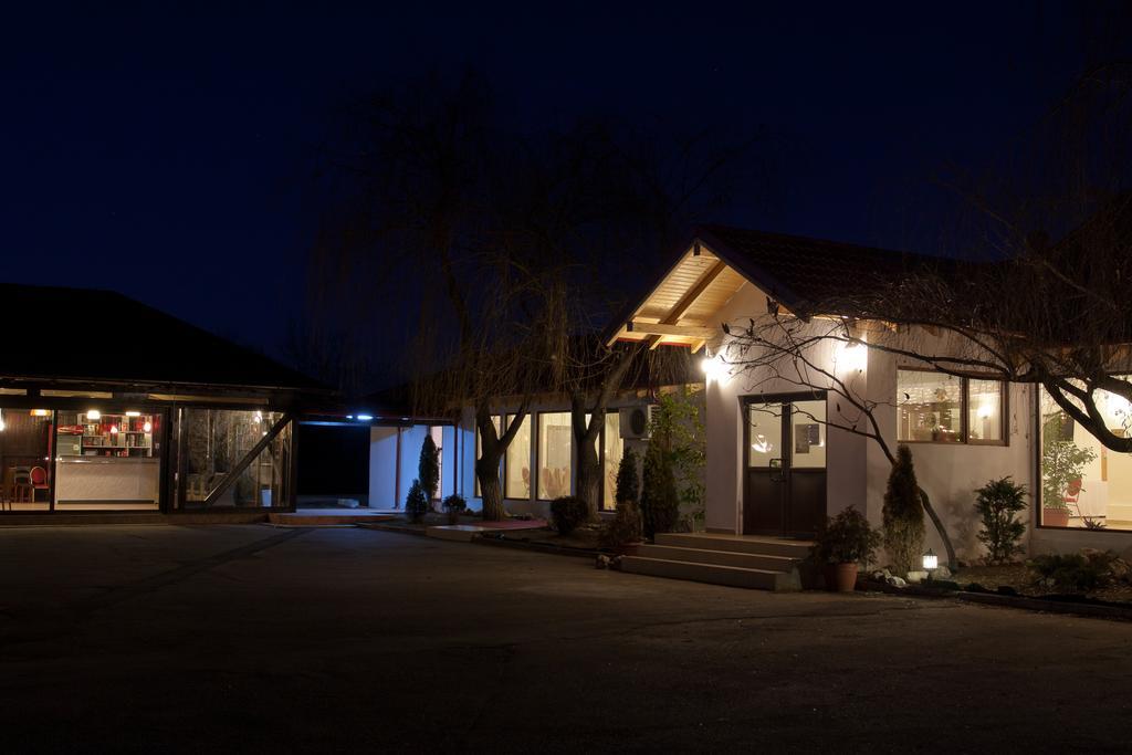 Pension Club Montana Câmpina Exterior photo