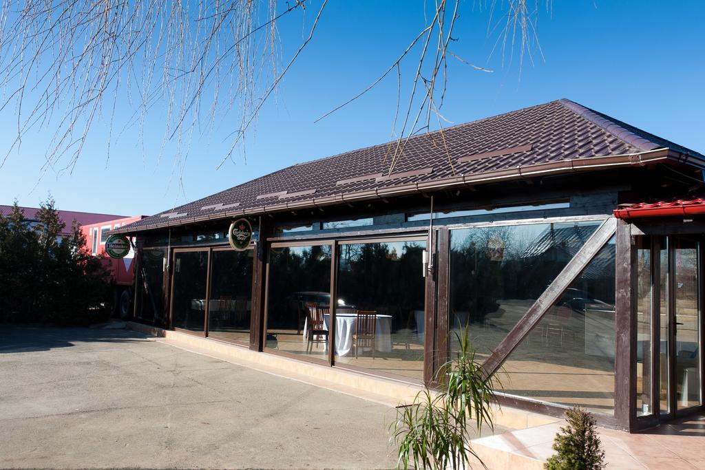 Pension Club Montana Câmpina Exterior photo