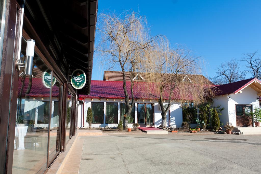 Pension Club Montana Câmpina Exterior photo